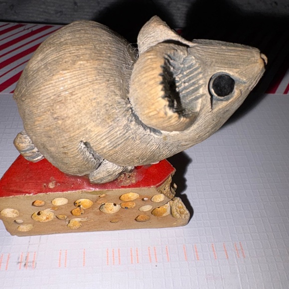 Other - Preloved artesian Rinconada mouse on cheese‎ sculpture